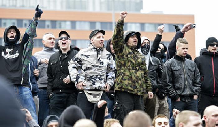 Germania, 4 estremisti pianificavano attacchi anti-Islam, arrestati