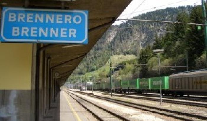 Nel limbo dei profughi al confine del Brennero. In fuga dalla "trilaterale"