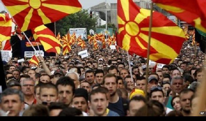 Gruevski  al contrattacco: manifestazione pro-governativa