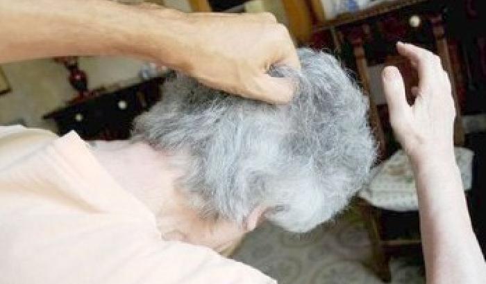 Botte alla madre novantenne: figlio arrestato