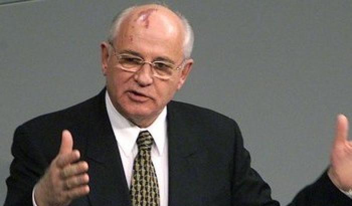 Gorbaciov, per l'Ucraina è essenziale il dialogo tra Russia e Usa