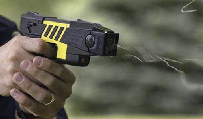 Usa: un nero muore colpito dal taser della polizia