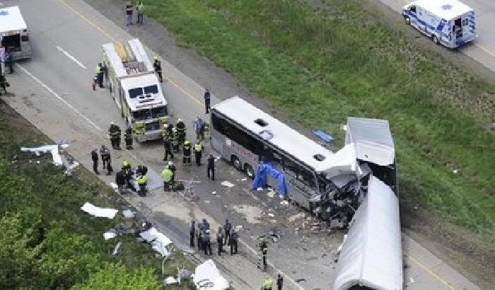 Usa, incidente per un bus pieno di turisti italiani: 3 morti