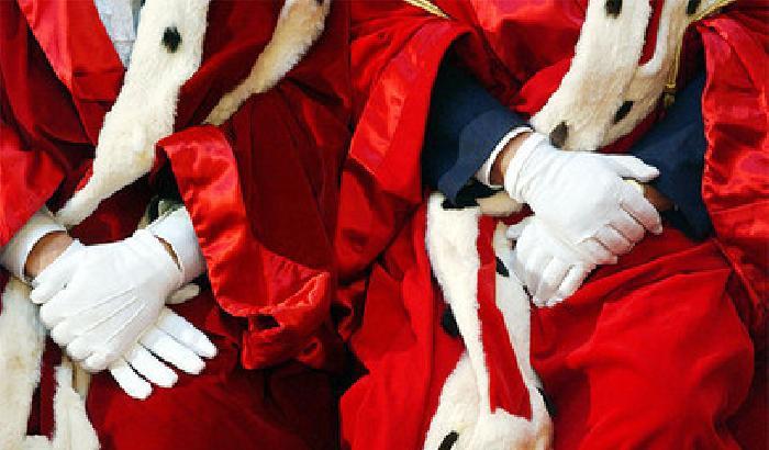 Albania, giudici corrotti