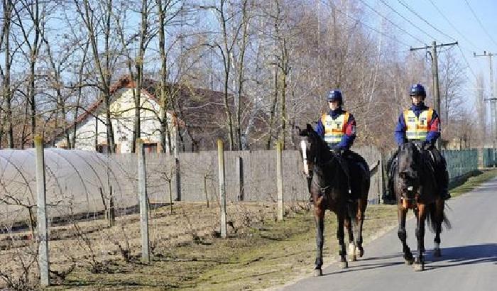 Confine tra Ungheria e Serbia, immagine d'archivio