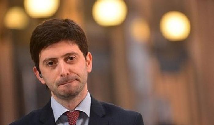 Speranza (Pd) critica Renzi: basta subalternità alla Merkel