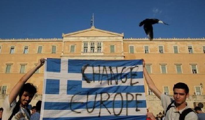 Grecia: Tsipras tratta, ma conferma il voto