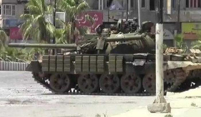 Turchia, l'esercito in marcia verso il confine siriano