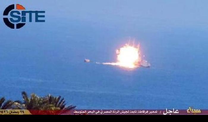 L'Isis: abbiamo distrutto una nave egiziana