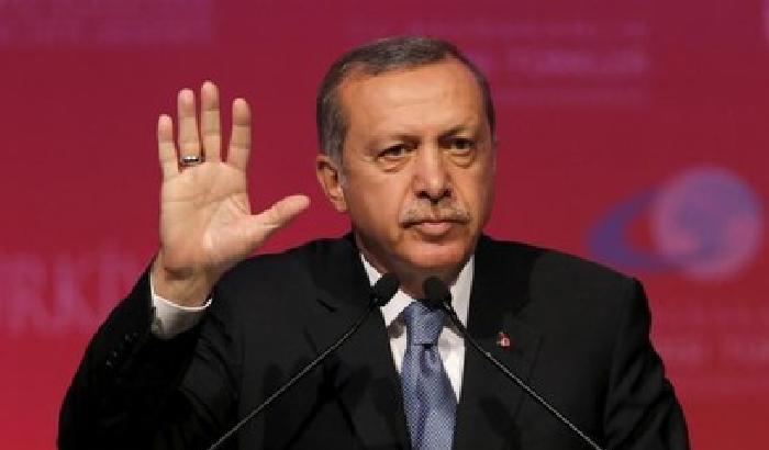 012B63-NEWS_155127 Erdogan nella bufera per vicinanze sospette con Isis