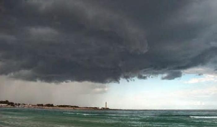 Il caldo ha le ore contate: arrivano i temporali