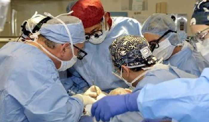 Doppio trapianto su un bimbo: medici torinesi da record