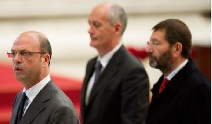 Roma commissariata, Alfano a Marino: deve collaborare