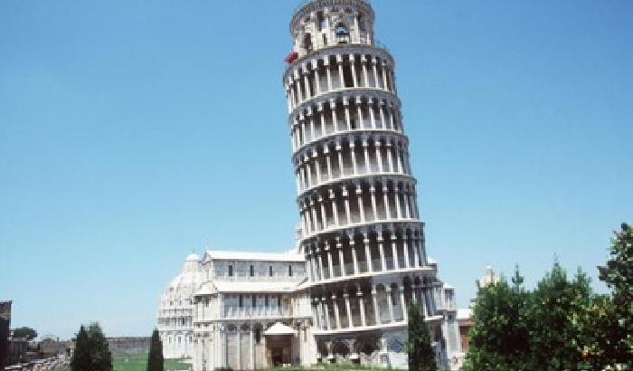 Paura dell'Isis: metal detector alla torre di Pisa