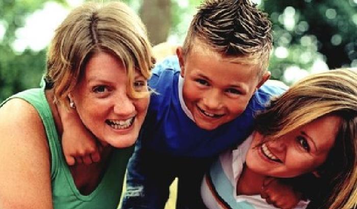 A Bologna i genitori gay a scuola con l'autocertificazione