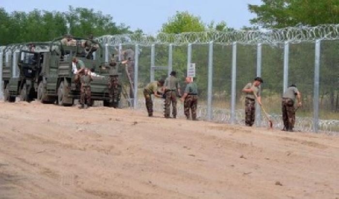 Orban: se ne frega e accelera col muro