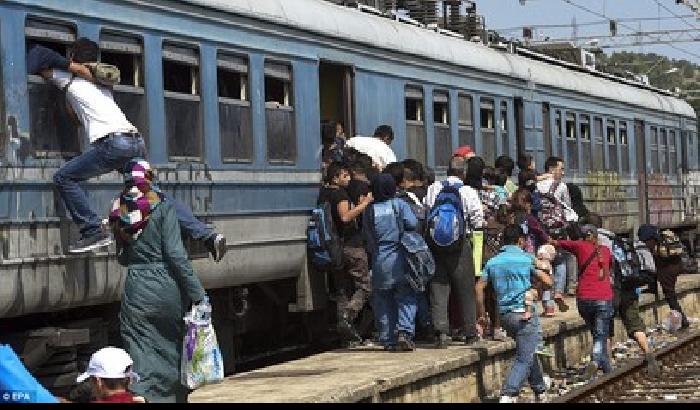 Migranti, la Germania sblocca i treni dall'Austria