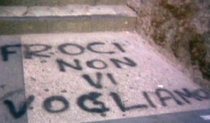 Omofobia, lo studio: l'odio per i gay è una malattia