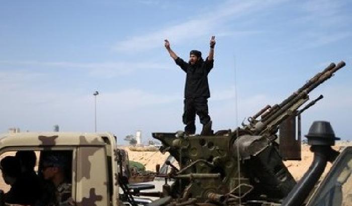 Francia: ex militari vanno a combattere contro l'Isis