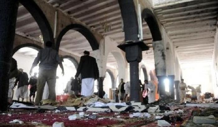 Yemen, attacco suicida in moschea. Decine di vittime