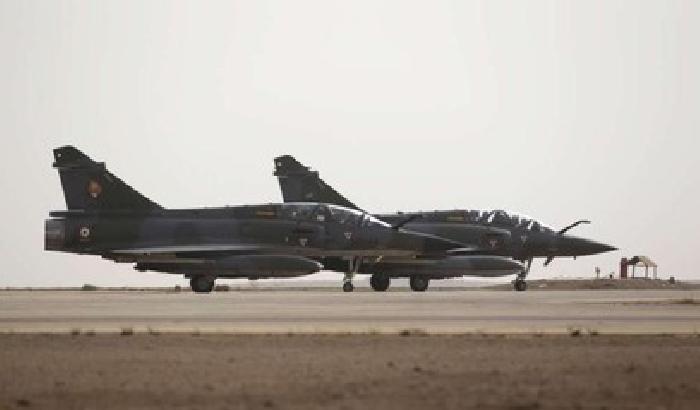 013DA5-NEWS_165003 Rappresaglia francese: fuoco di bombe su Raqqa