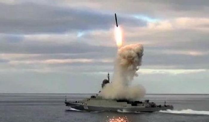 Missili dalle navi russe nel Mediterraneo 