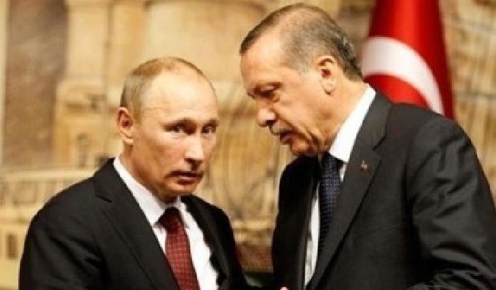 Il presidente russo Vladimir Putin e il presidente turco Recep Tayyip Erdogan 