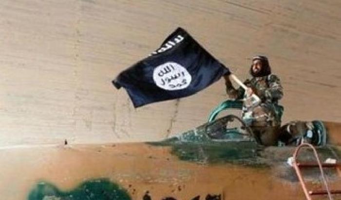 L'Isis a Sirte si starebbe addestrando a pilotare aerei
