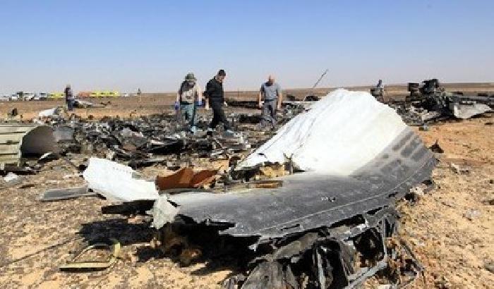 Attentato all'airbus russo, Mosca: sappiamo chi sono i colpevoli