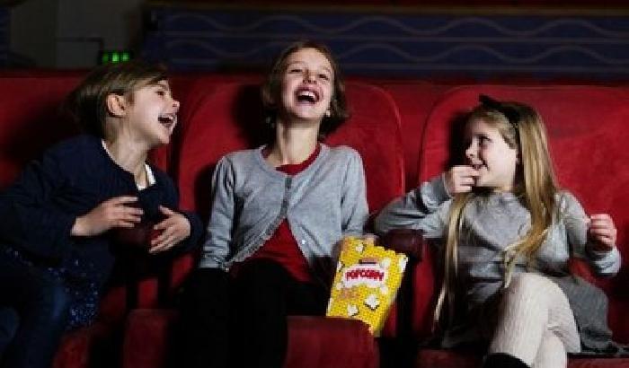 Bambini al cinema, immagine d'archivio