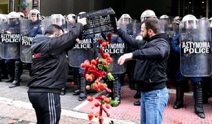 014E35-NEWS_174369 Atene, la guerra si placa?