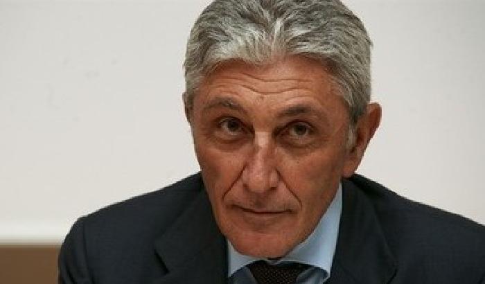 01504C-NEWS_175625 Primarie, Bassolino infuriato presenta ricorso