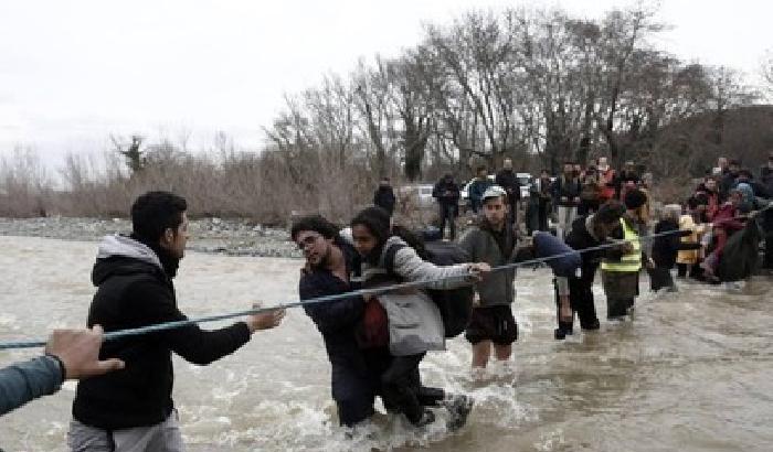 0151ED-NEWS_176596 'I trafficanti ci hanno spinto nel fiume'