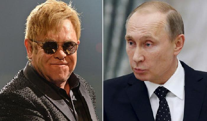 Nella foto: Elton John e Vladimir Putin