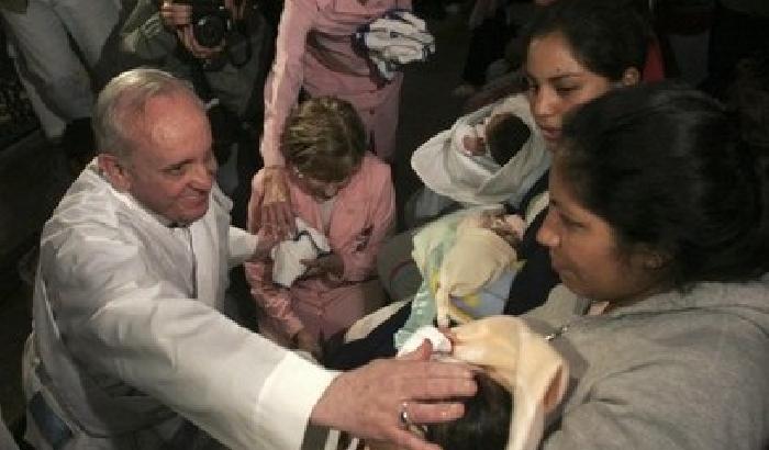 Papa Francesco con i poveri 