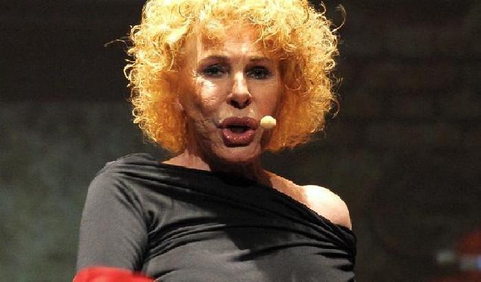 Ornella Vanoni in diretta su Rai Uno: "Non si vede un c@@zo, ricominciamo"