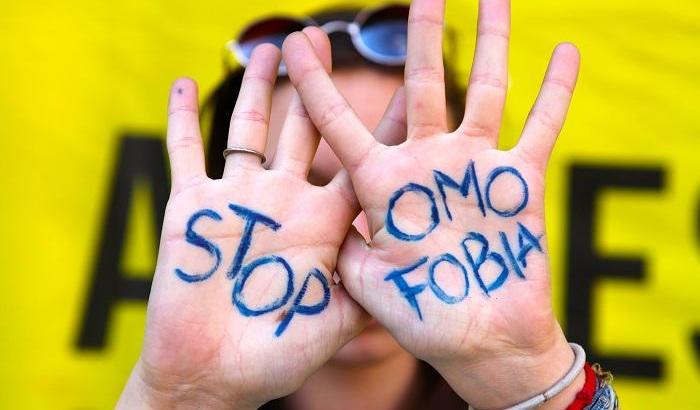 0316E8-stop-omofobia Stop Omofobia