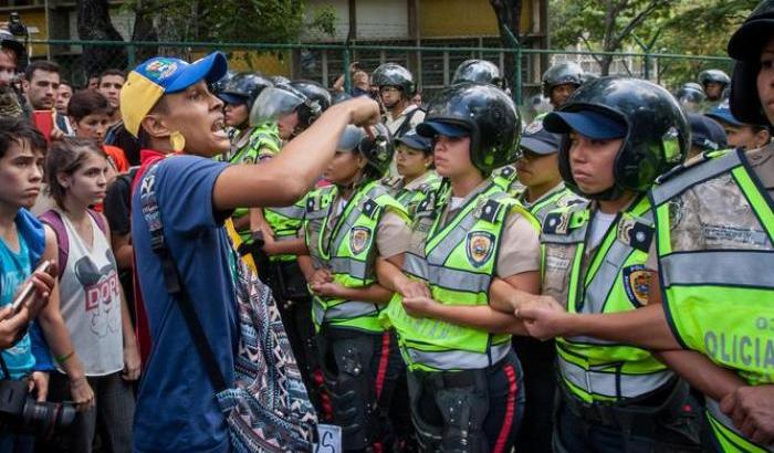 Venezuela, l'Organizzazione degli Stati Americani invoca la 'Carta democratica'