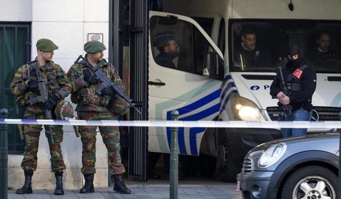 031EB0-bruxelles-evacuato-un-centro-commerciale-per-un-allarme-bomba Bruxelles, evacuato un centro commerciale per un allarme bomba