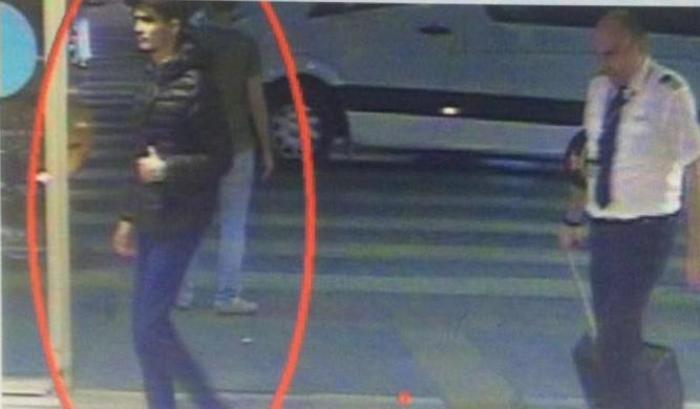 0320B1-la-prima-immagine-chiara-di-un-uomo-che-secondo-i-media-turchi-sarebbe-uno-dei-kamikaze La prima immagine chiara di un uomo che secondo i media turchi sarebbe uno dei kamikaze