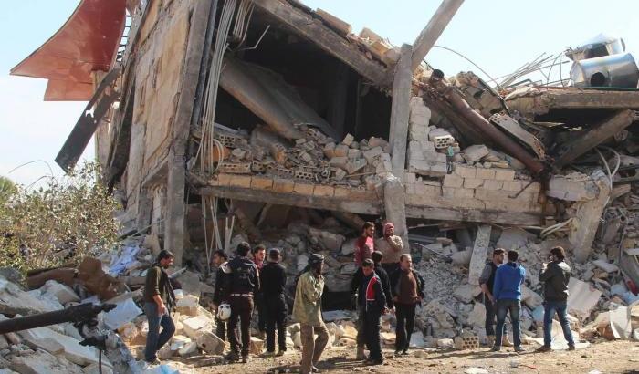 Uno dei tanti bombardamenti su Aleppo