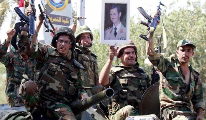 Soldati dell'esercito regolare siriano