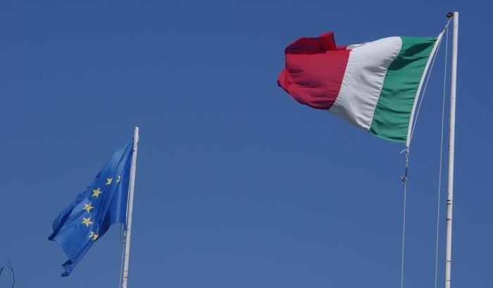 Bilancio Ue, l'Italia si astiene: Renzi sventola ancora il veto