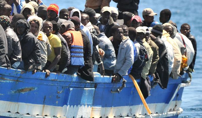 033BA3-migranti Migranti