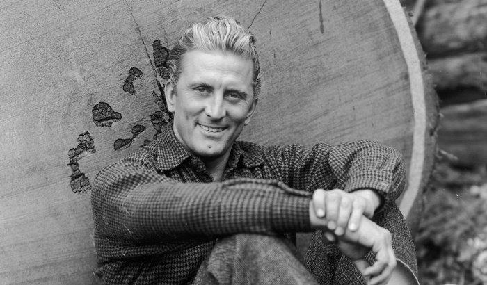 I 100 anni di Kirk Douglas: da Ulisse a Spartacus una vita per il cinema
