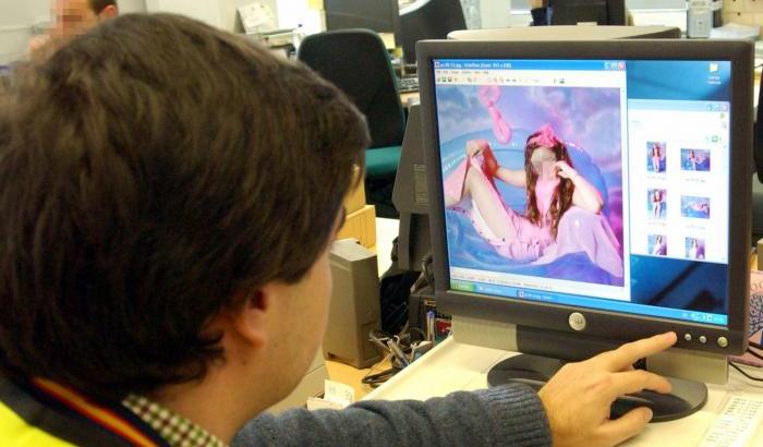 033E00-il-pedofilo-adescava-le-vittime-sui-social-network Il pedofilo adescava le vittime sui social network