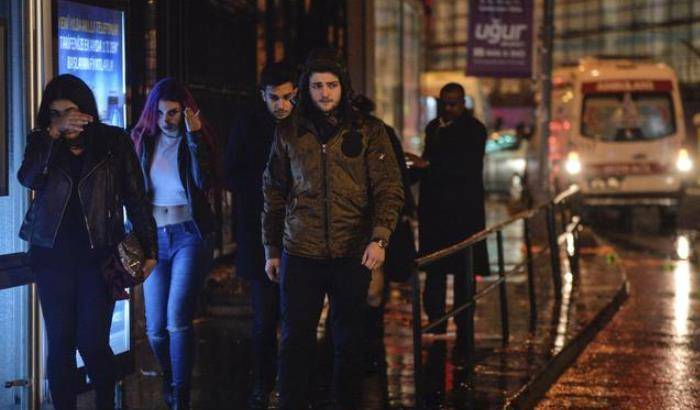 Attacco a Istanbul, italiani scampati alla strage: "Salvi per miracolo"