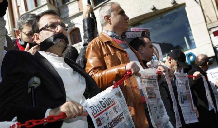 Bavaglio sulla libera informazione in Turchia