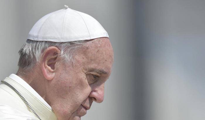 Il Papa: i potenti vogliono le guerre per guadagnare di più
