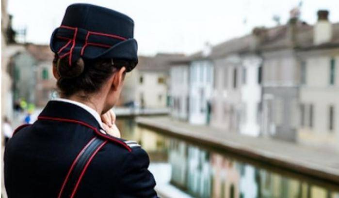 034CFB-donna-carabiniere Donna carabiniere